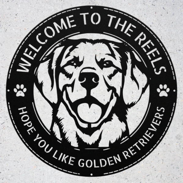 Personalized Golden Retriever metal dog sign in 16 gauge steel for pet wall decor, custom family name plaque for home and dog lover gift art.